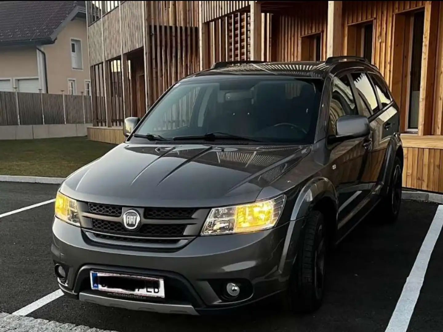 Fiat Freemont 2.0 Kombi Grau - 1