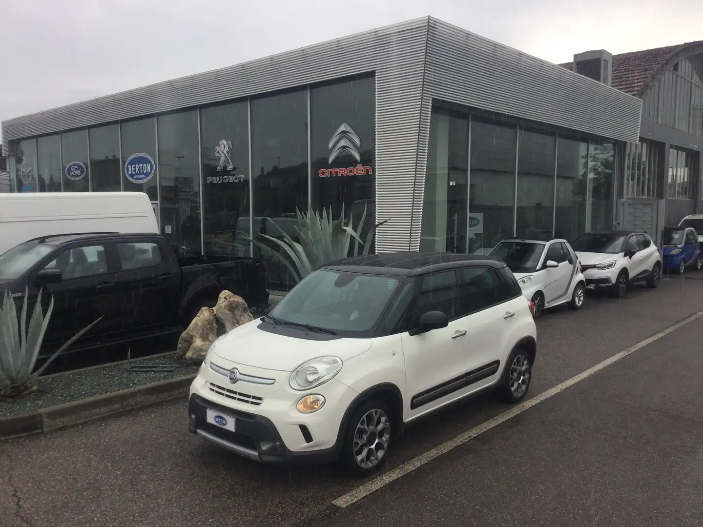 Fiat 500L 1.3 mjt Trekking 85cv Bianco - 1