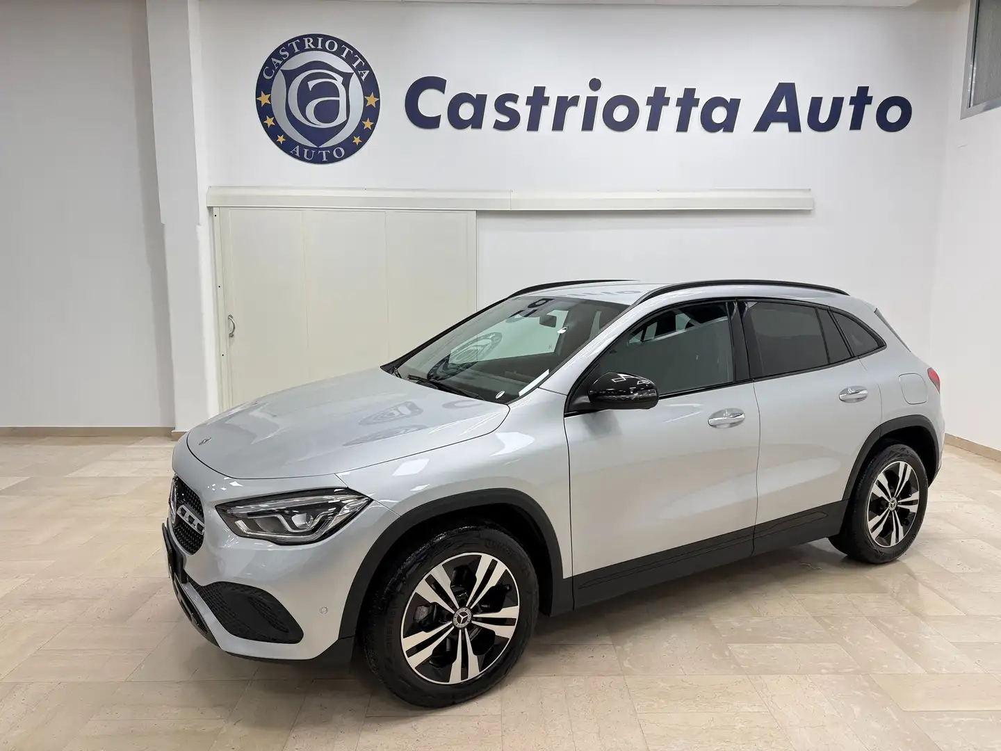 Mercedes-Benz GLA 200 d Sport 4matic auto Argento - 1