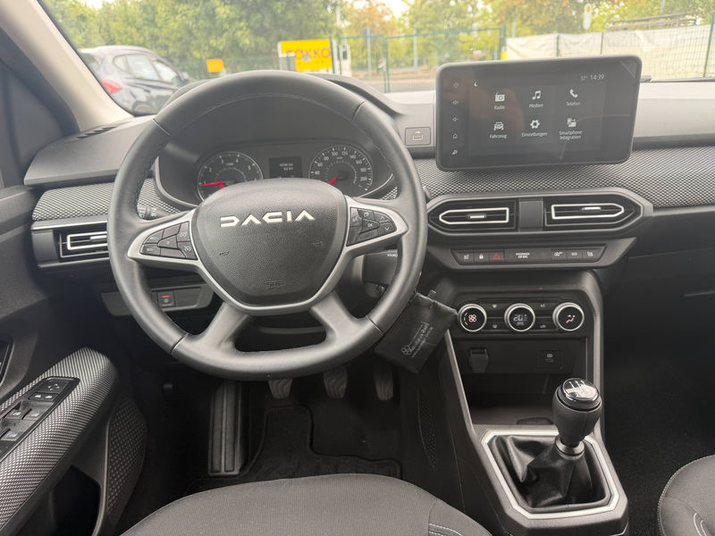 Dacia Sandero Expression/Hagelschaden/Neu Service/Klimaautomatik — photo 21