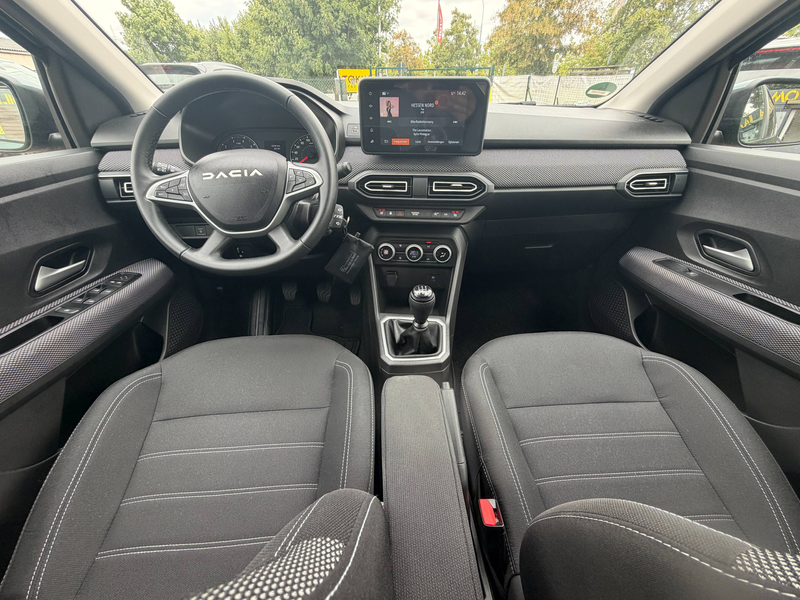 Dacia Sandero Expression/Hagelschaden/Neu Service/Klimaautomatik — photo 25
