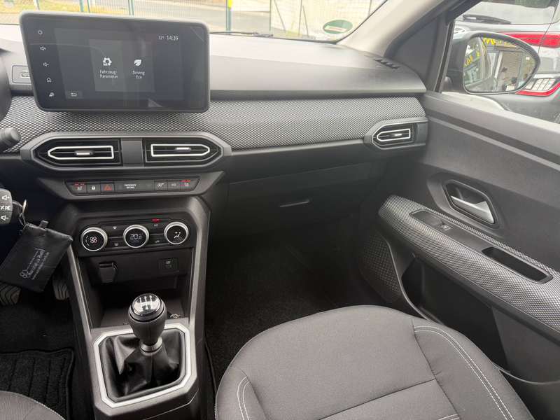 Dacia Sandero Expression/Hagelschaden/Neu Service/Klimaautomatik — photo 26