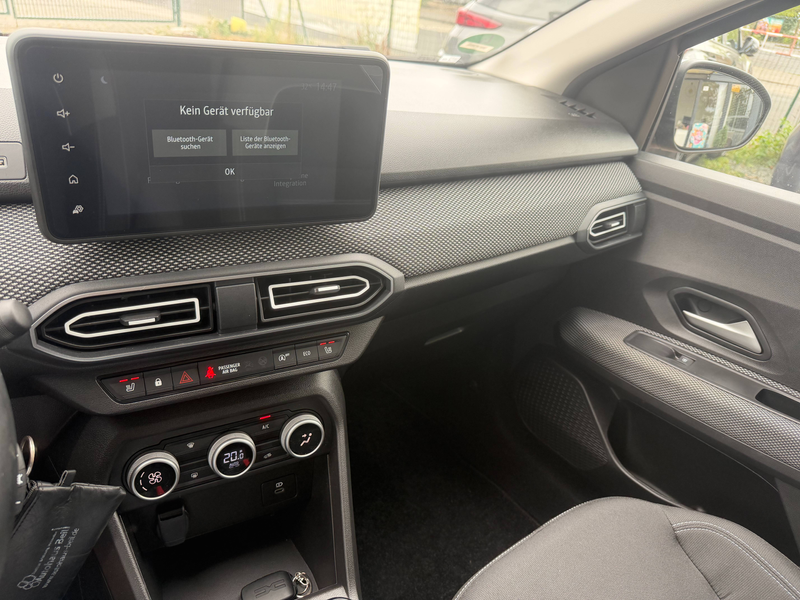 Dacia Sandero Expression/Hagelschaden/Neu Service/Klimaautomatik — photo 11