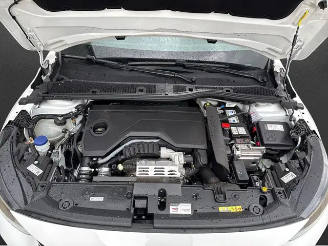 Peugeot 208 view 8