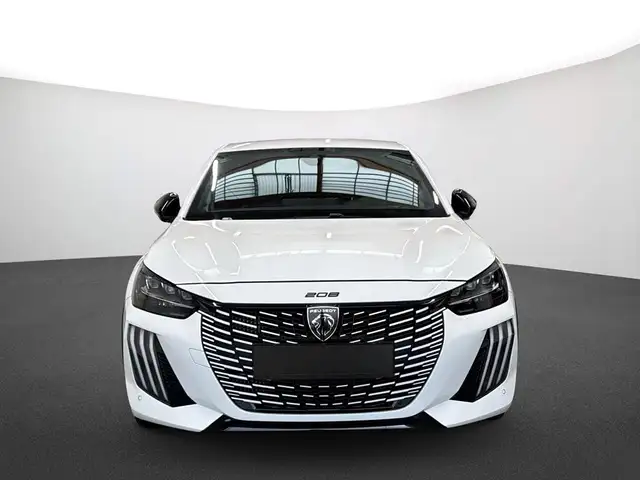 Peugeot 208 view 3