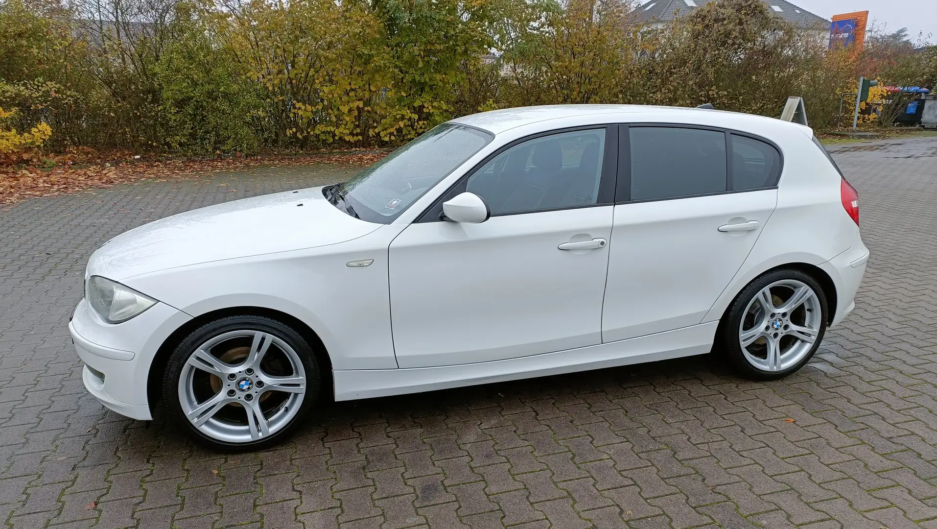 BMW 116 i Weiß - 1