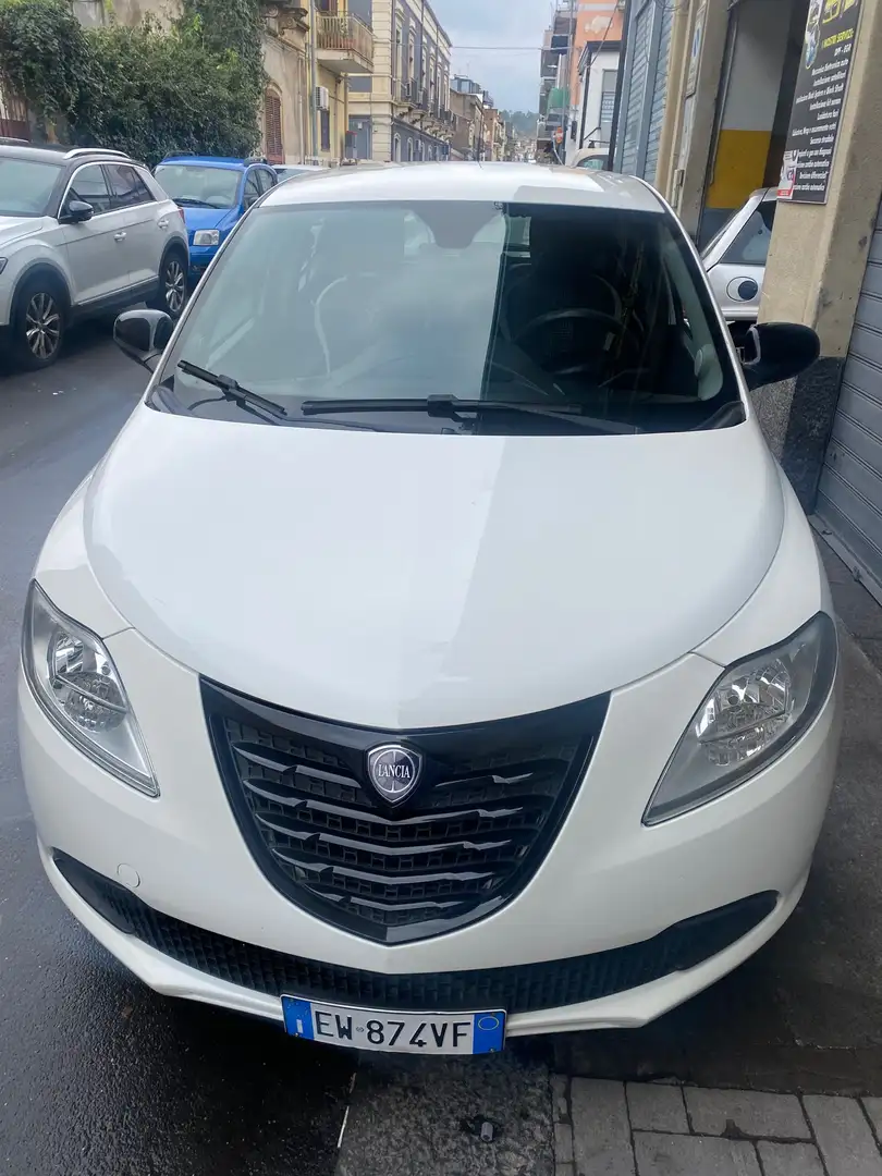 Lancia Ypsilon 0.9 t.air Elefantino ecochic metano 80cv clima Bianco - 2