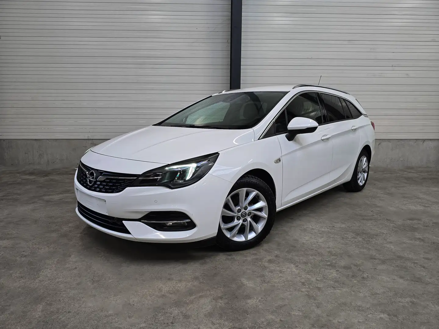 Opel Astra ✖️ TOP ETAT | GPS | TVA DEDUCTIBLE ✔️ Blanc - 1