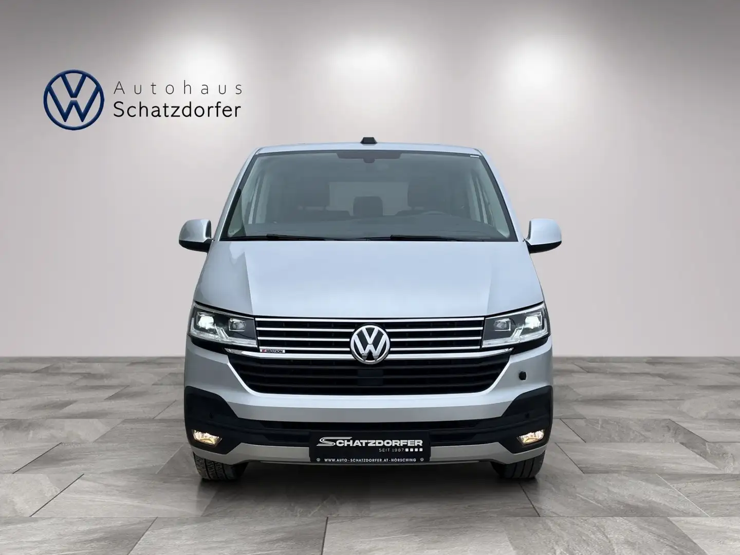Volkswagen T6.1 Caravelle VW Kombi T6.1 Caravelle Comfortline KR TDI 4M Silber - 2