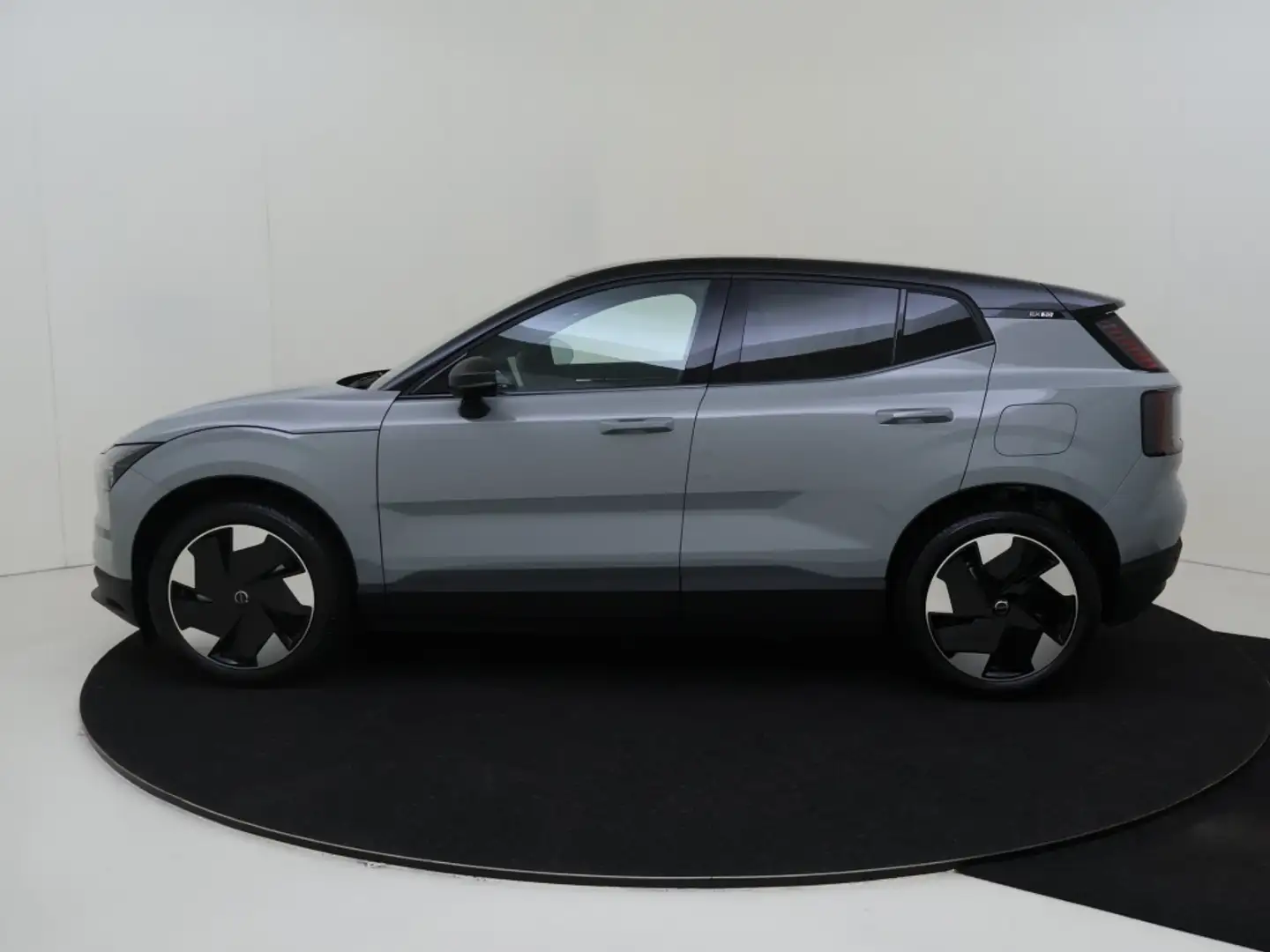 Volvo EX30 Twin Motor Performance Ultra | Climate Pack | Pano Grijs - 2
