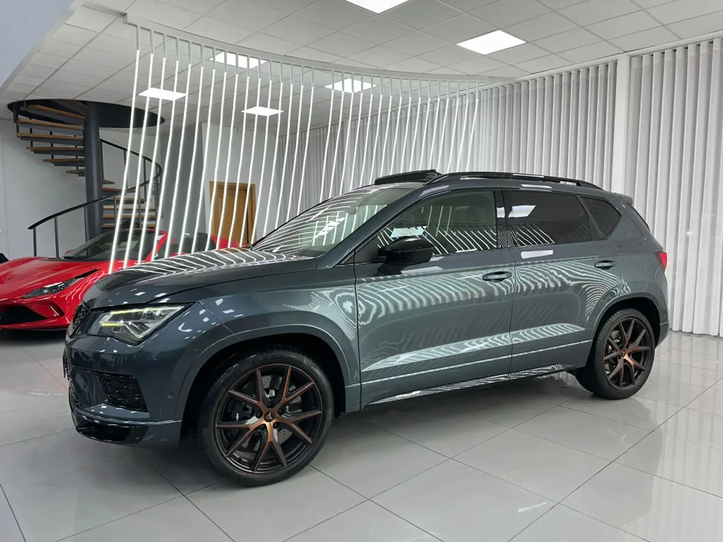 CUPRA Ateca 2.0 TSI 300 DSG 4Drive Gris - 2
