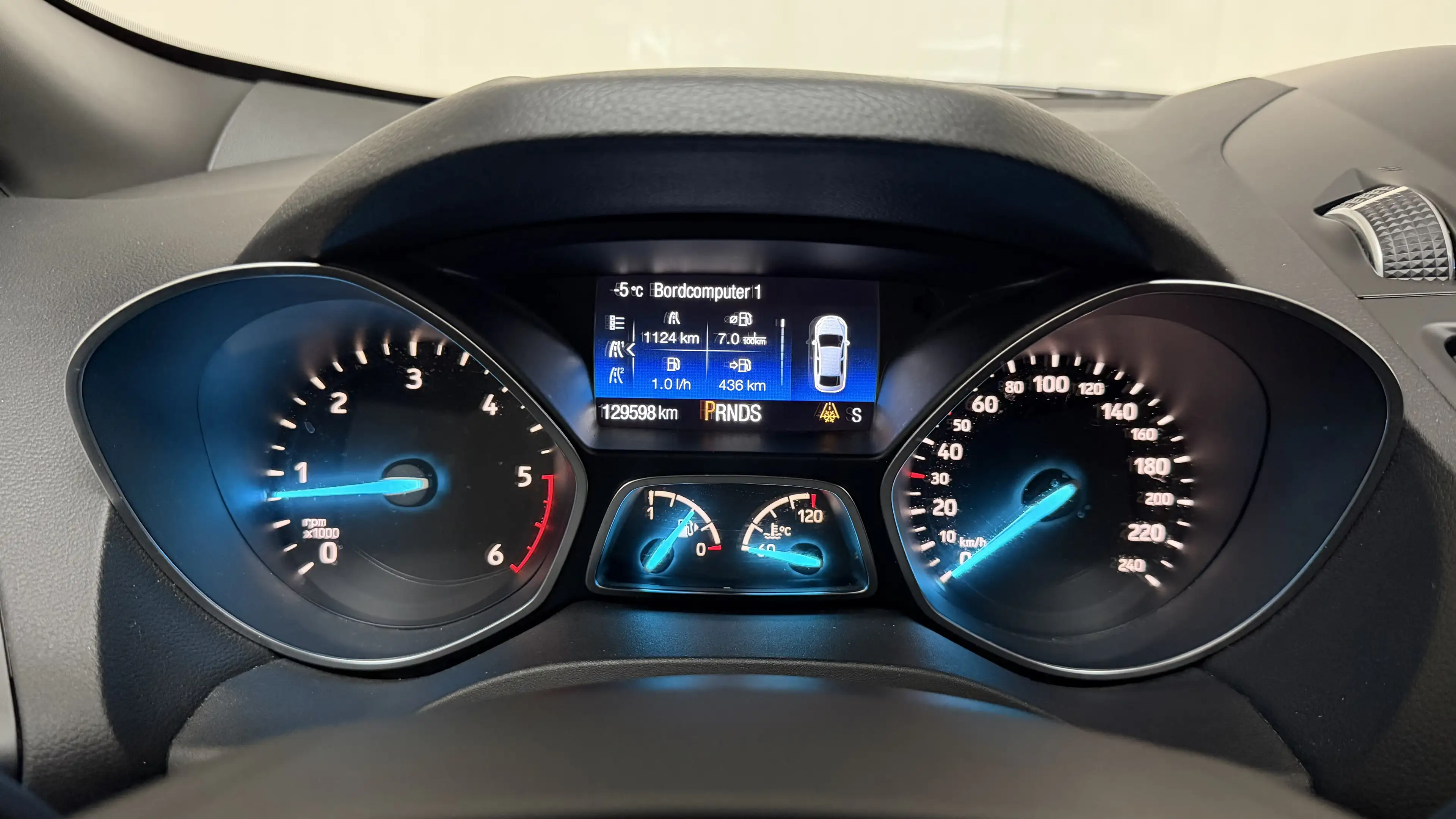 Ford Kuga ST-Line 2.0 TDCi XENON*SHZ*NAVI*PDC*TEMP*AHK*PANO — photo 13