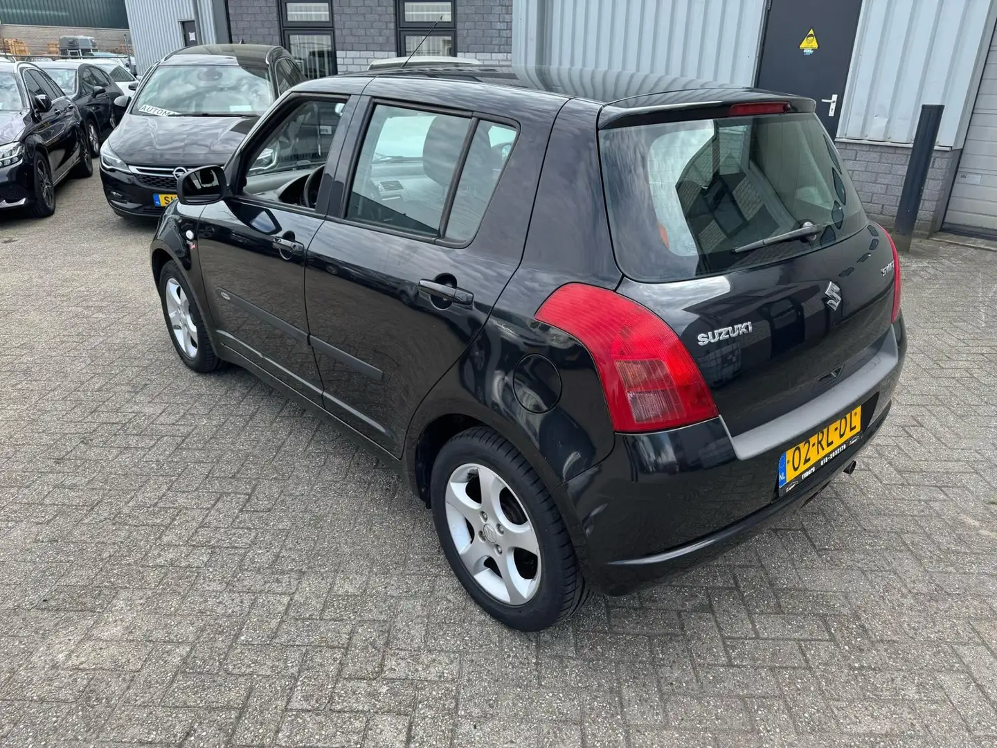 Suzuki Swift 1.3 GLS airco nette auto Чорний - 2