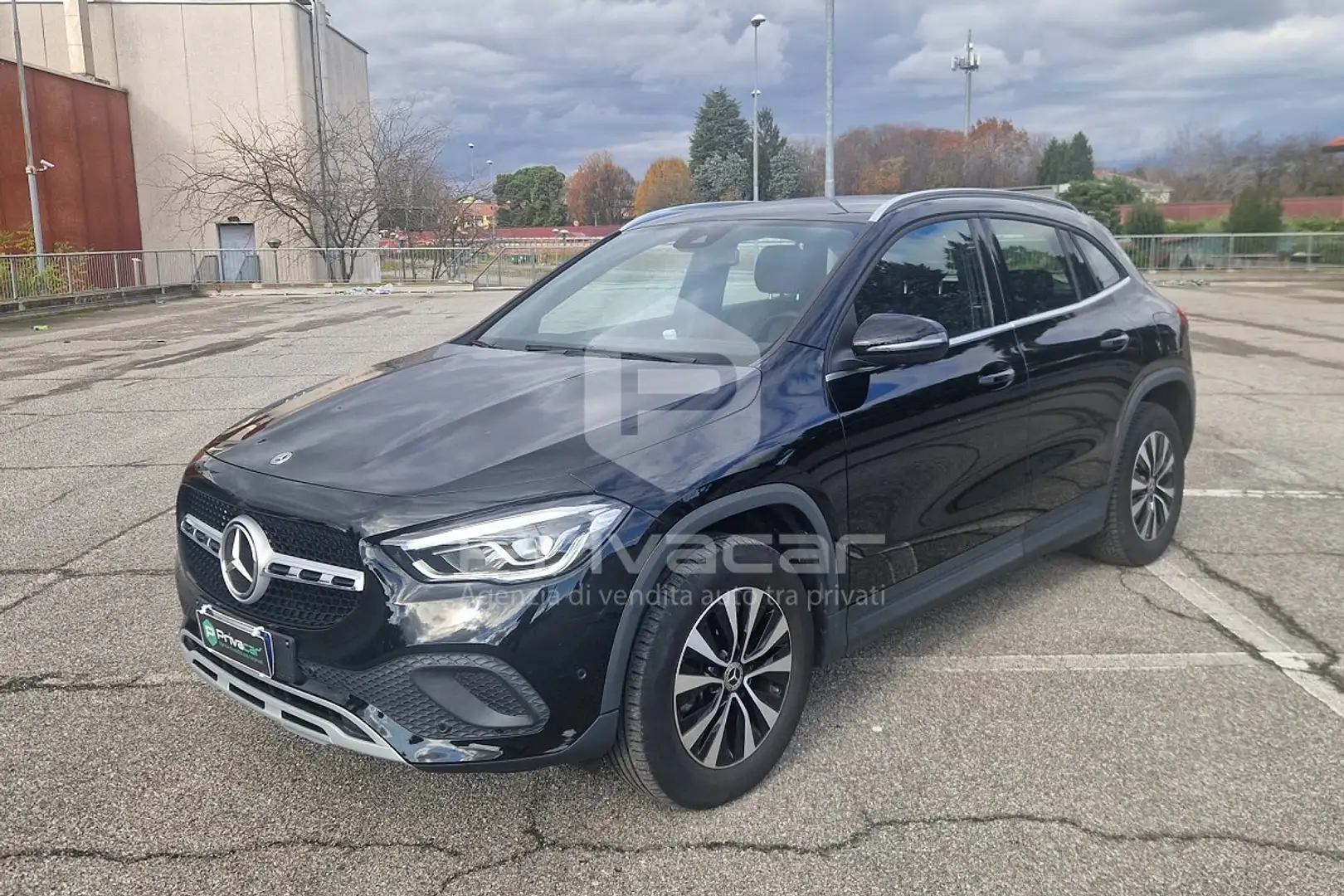 Mercedes-Benz GLA 200 GLA 200 d Automatic Sport Zwart - 1