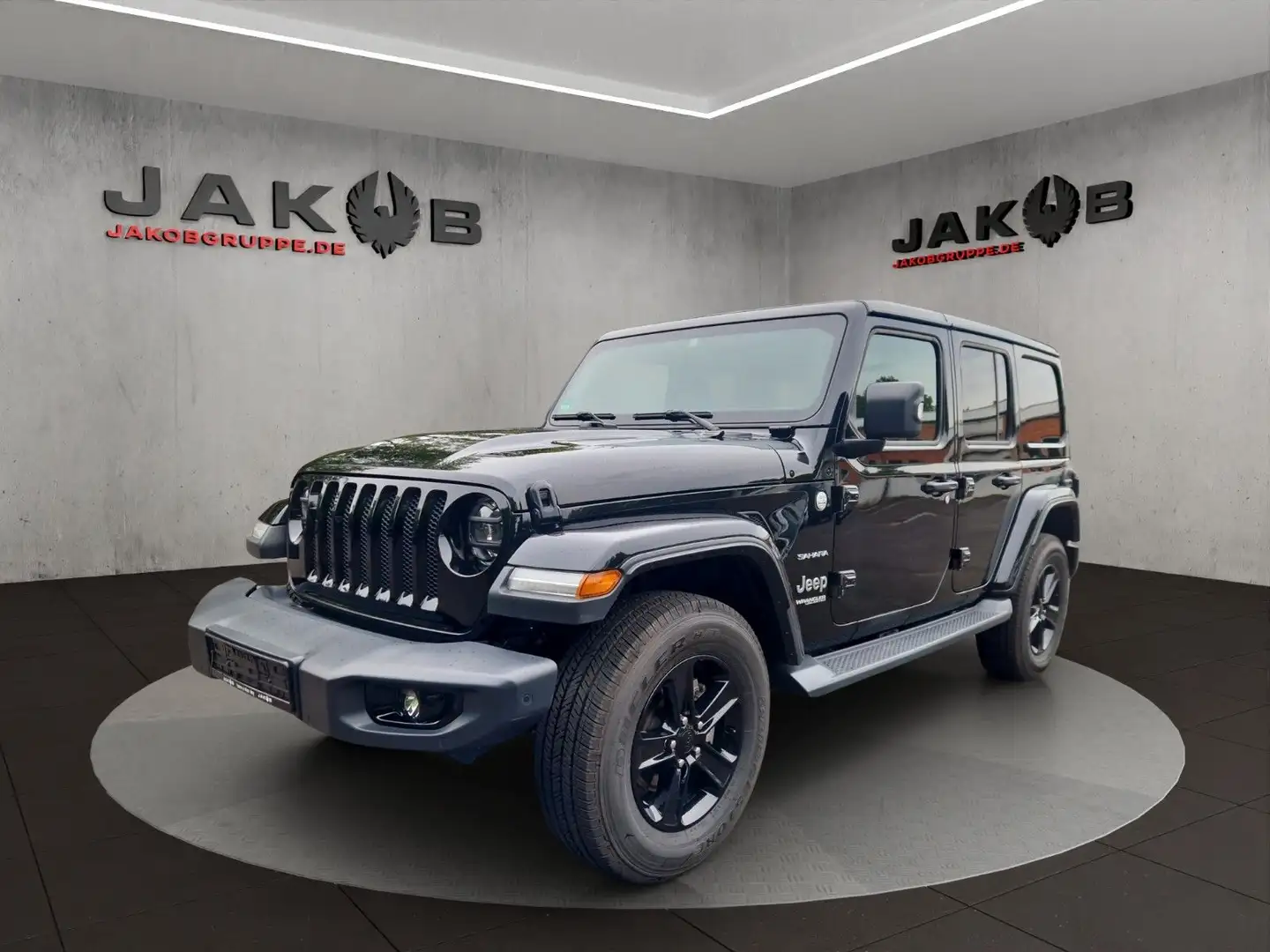 Jeep Wrangler Unlimited Sahara Schwarz - 1