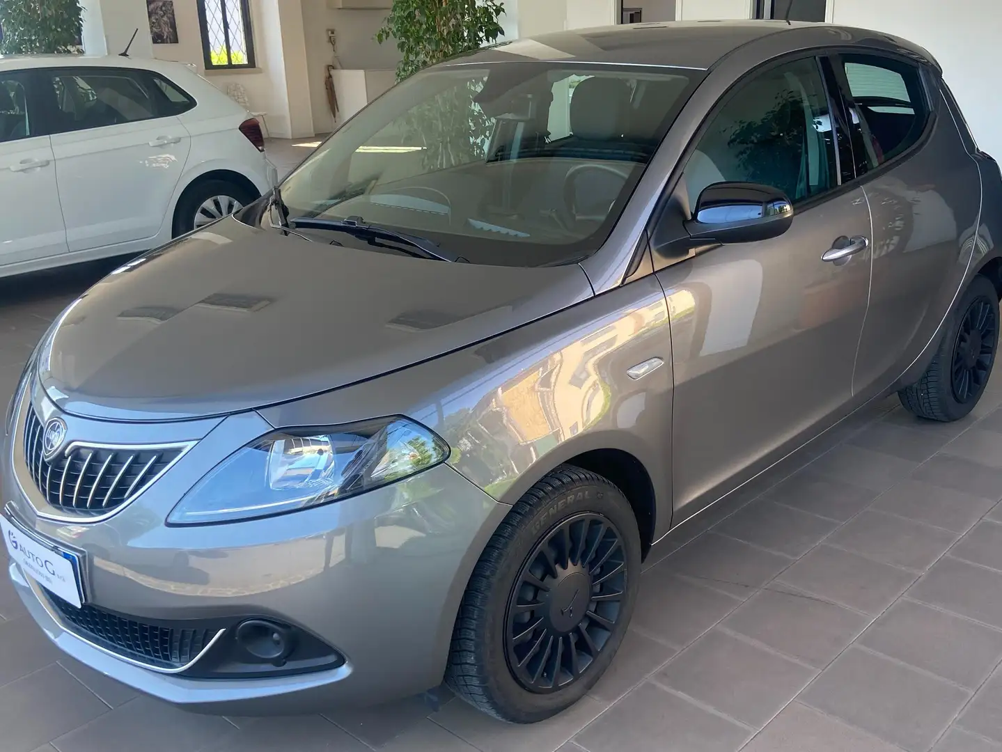 Lancia Ypsilon Ypsilon 1.0 firefly hybrid Silver s Grigio - 1