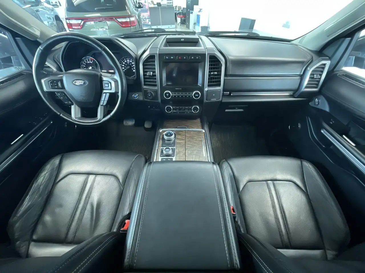 Ford Expedition снимка Ford Expedition