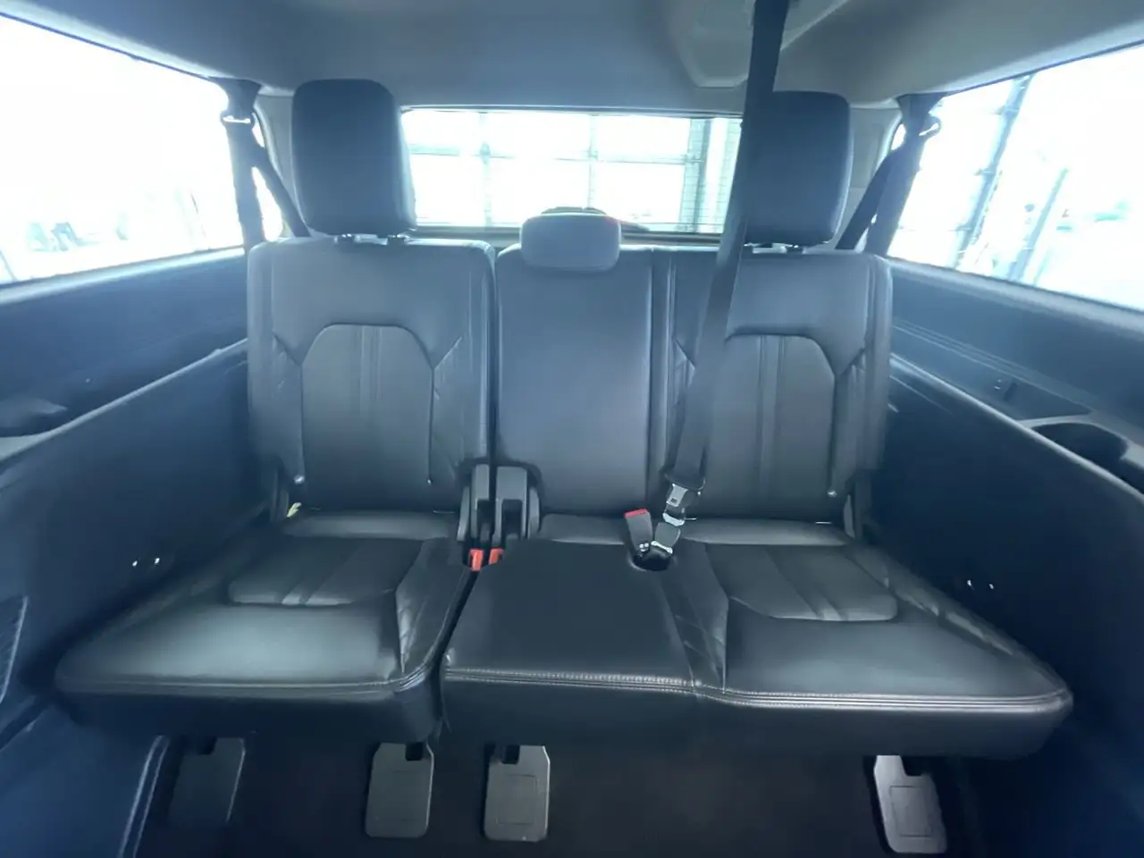 Ford Expedition снимка Ford Expedition