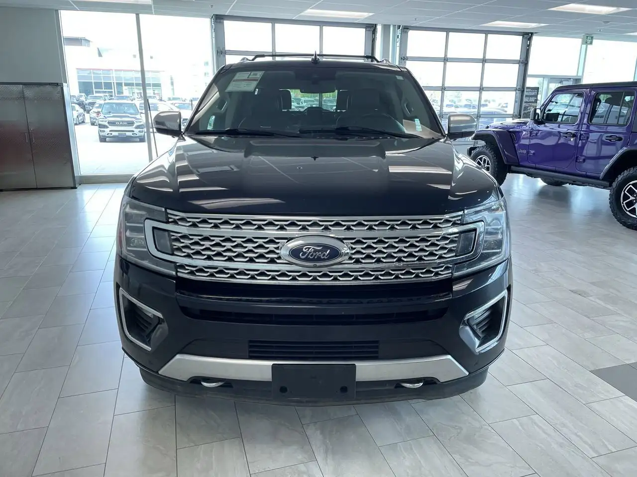 Ford Expedition снимка Ford Expedition