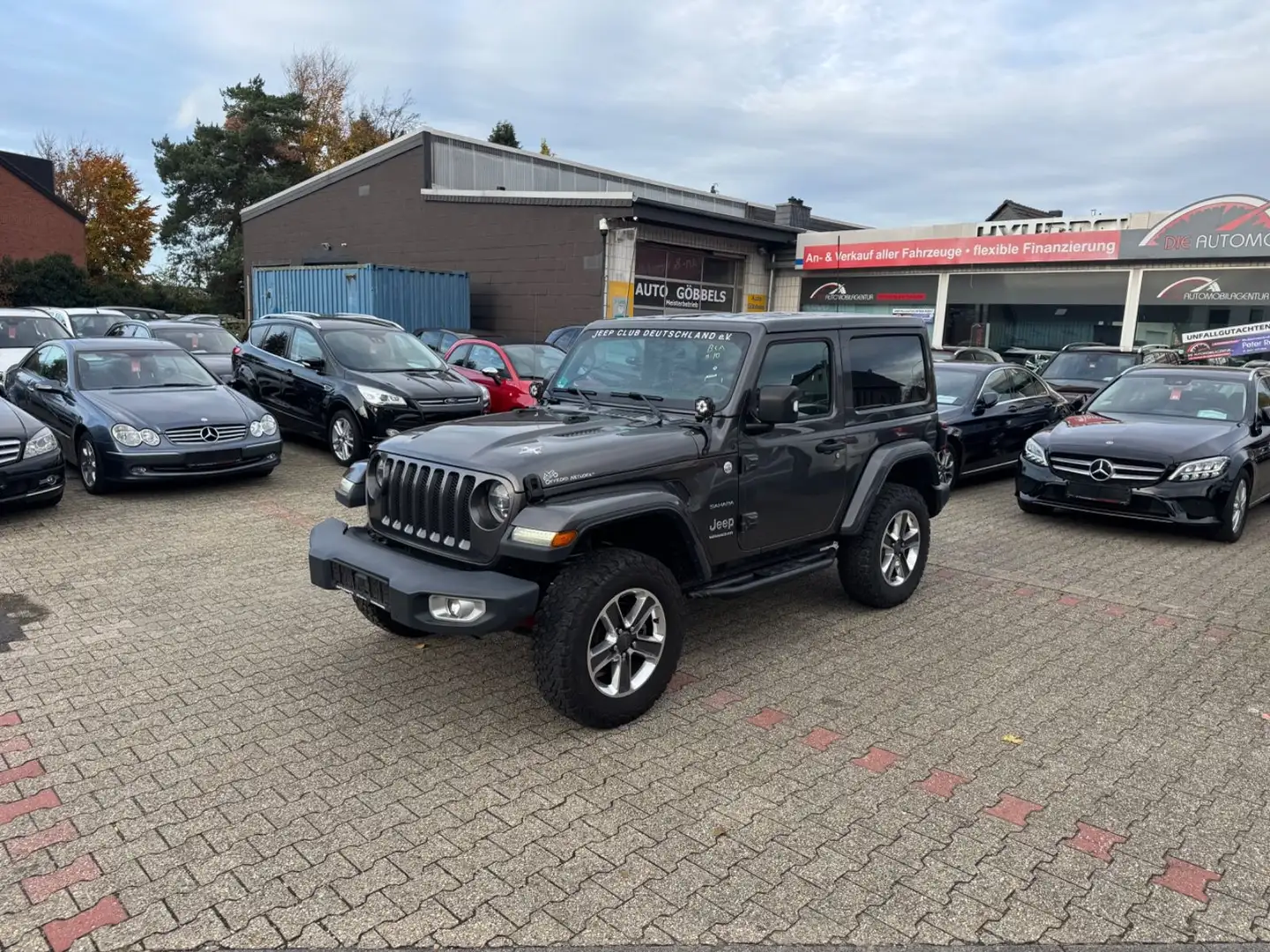 Jeep Wrangler Unlimited Sahara 2.2CRDI Autom. UNIKAT Grau - 1