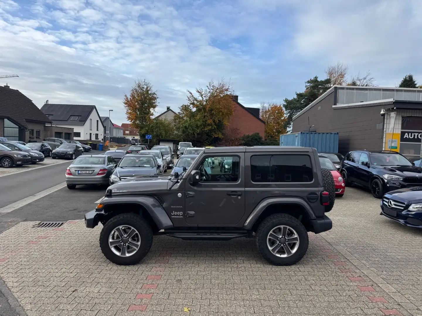 Jeep Wrangler Unlimited Sahara 2.2CRDI Autom. UNIKAT Grau - 2