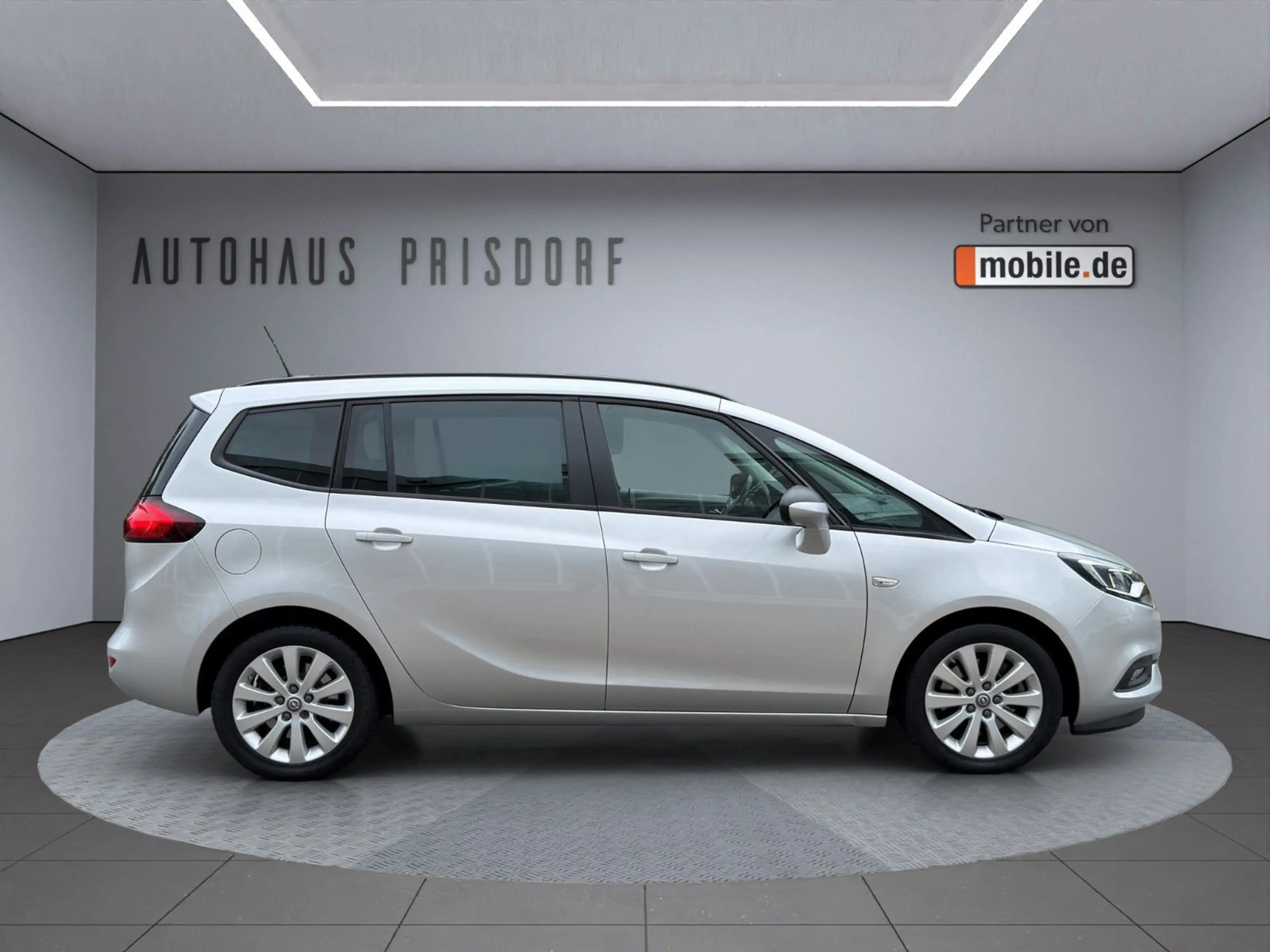 Opel Zafira C LED/Kamera/NAVI/ — photo 4