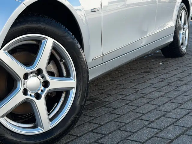 Mercedes-Benz C view 9