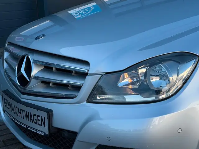 Mercedes-Benz C view 8