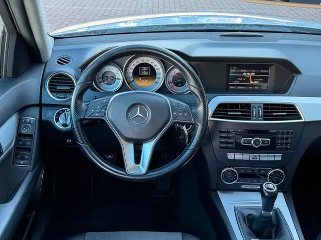 Mercedes-Benz C view 12