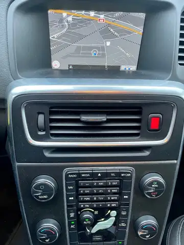 Volvo V60 view 3
