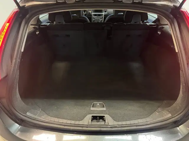 Volvo V60 view 26