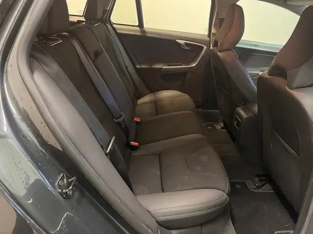 Volvo V60 view 13