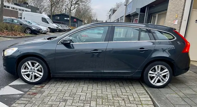 Volvo V60 view 16
