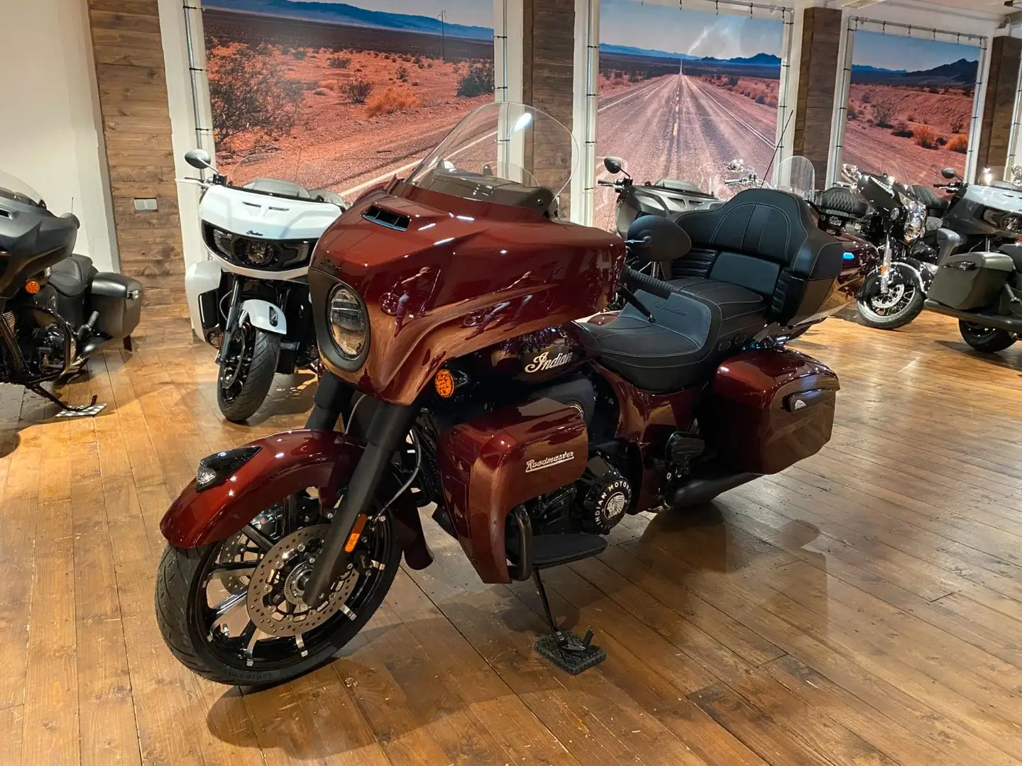 Indian Roadmaster Dark Horse 100 Jahre (1.000/2,99 %) Rot - 2