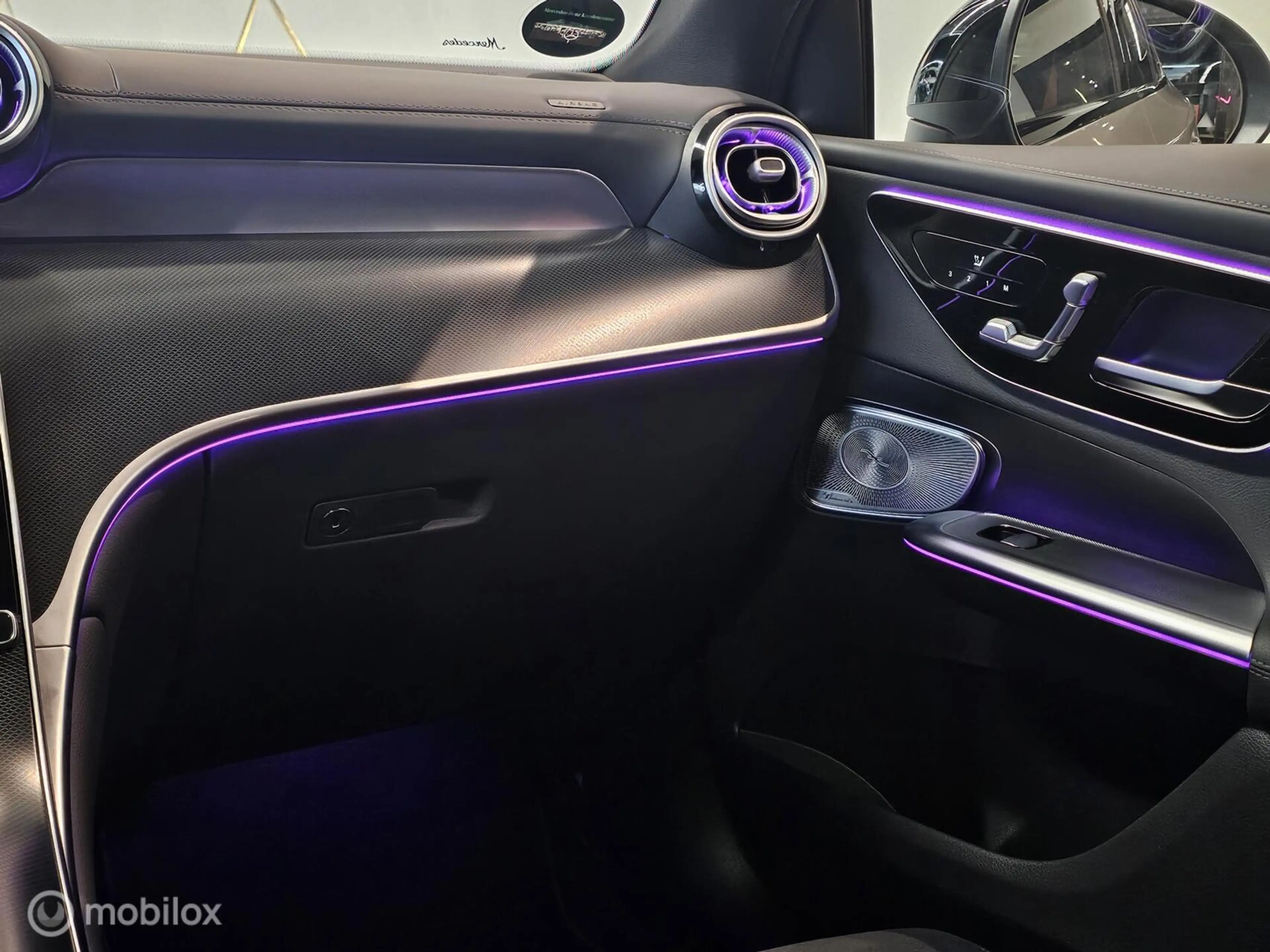 Mercedes-Benz GLC 300 Coupé 4MATIC AMG Line Panorama/Burmester/Memory — photo 25