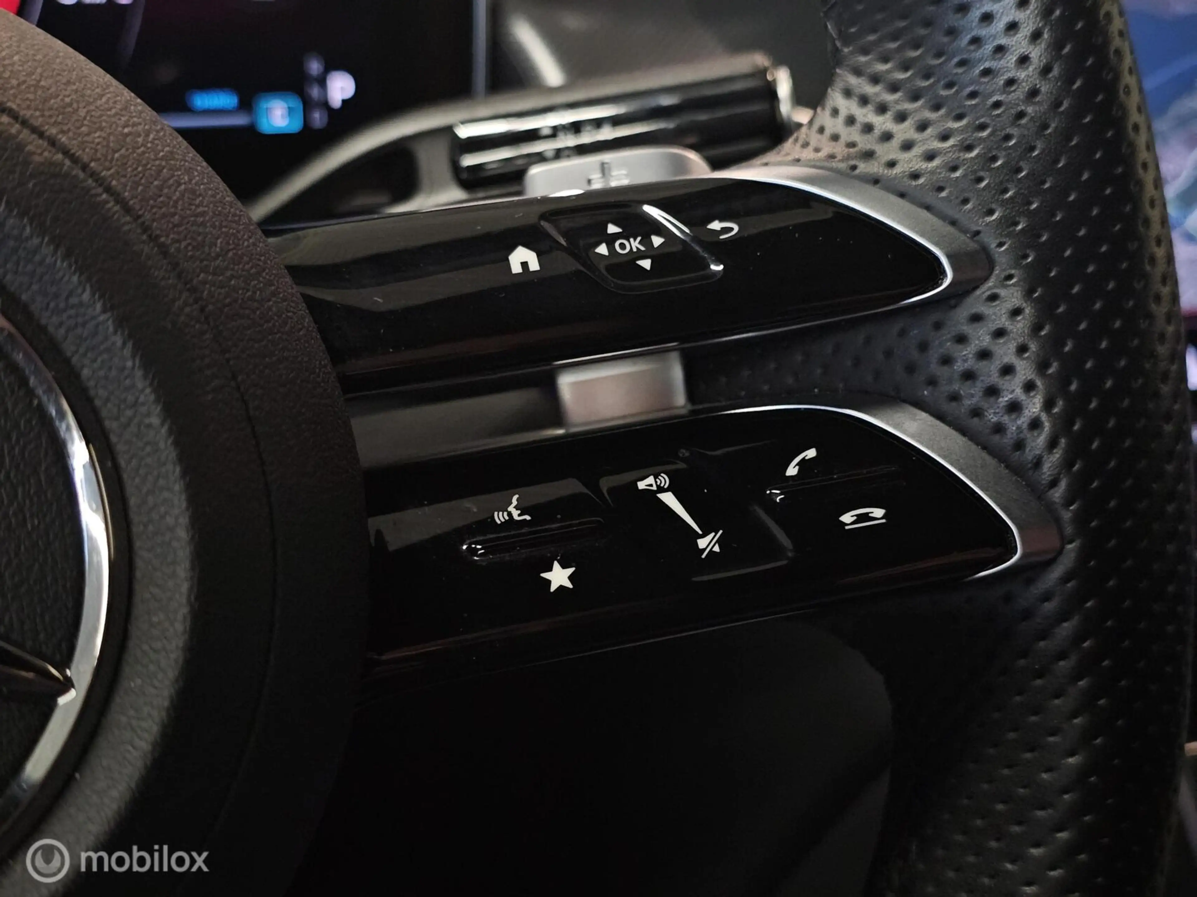 Mercedes-Benz GLC 300 Coupé 4MATIC AMG Line Panorama/Burmester/Memory — photo 33
