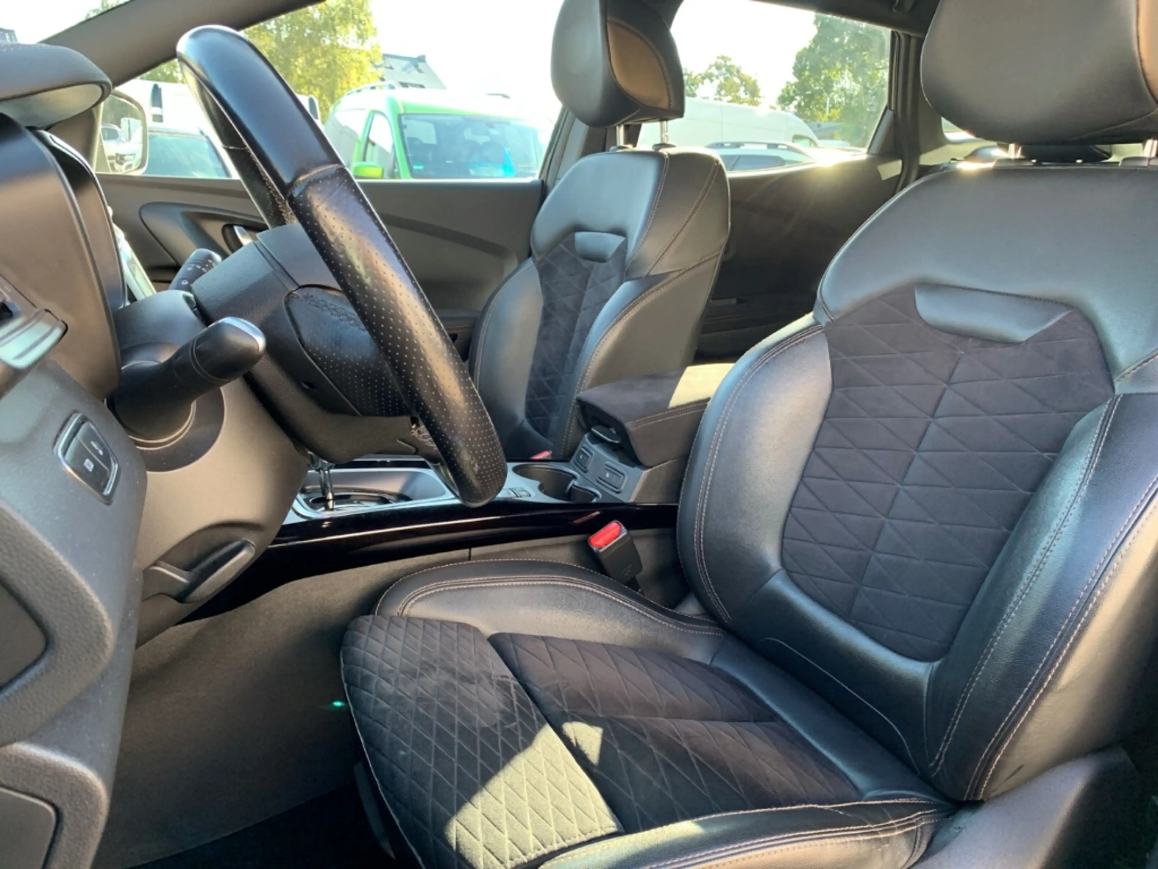 Renault Kadjar BLACK EDITION 1.3 TCe 160 Black Edition NAVI+LED+D — photo 9