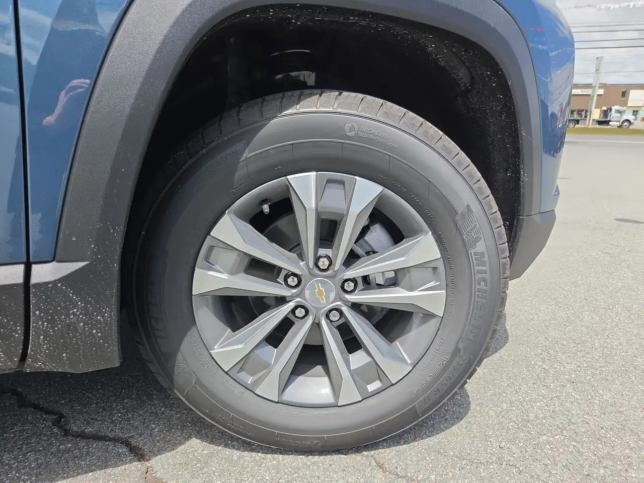 Chevrolet Equinox photo Chevrolet Equinox