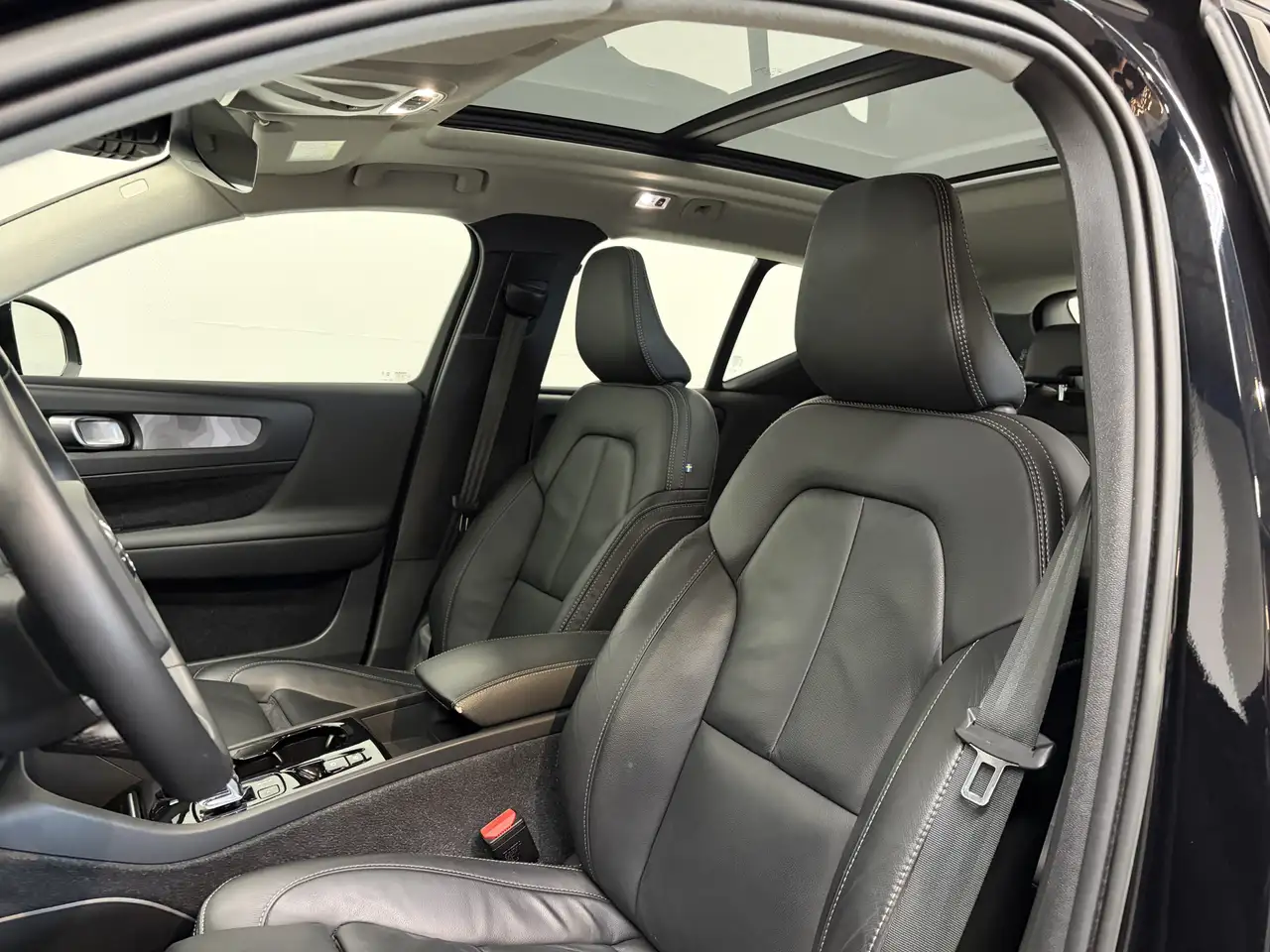 Volvo XC40 1.5 T4 Plug-in hybrid Ultimate Dark Leer/ Pano/ Ca, миниатюра 4