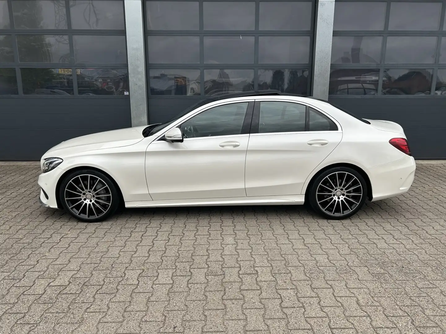 Mercedes-Benz C 250 C250 211pk Prestige / AMG-Line Blanc - 2
