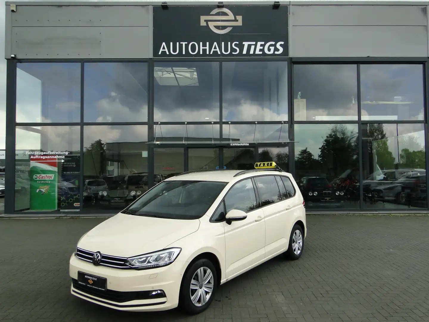 Volkswagen Touran Touran 2.0 TDI DSG TAXI 7 SITZER 1.HAND NAVI LED Beige - 1