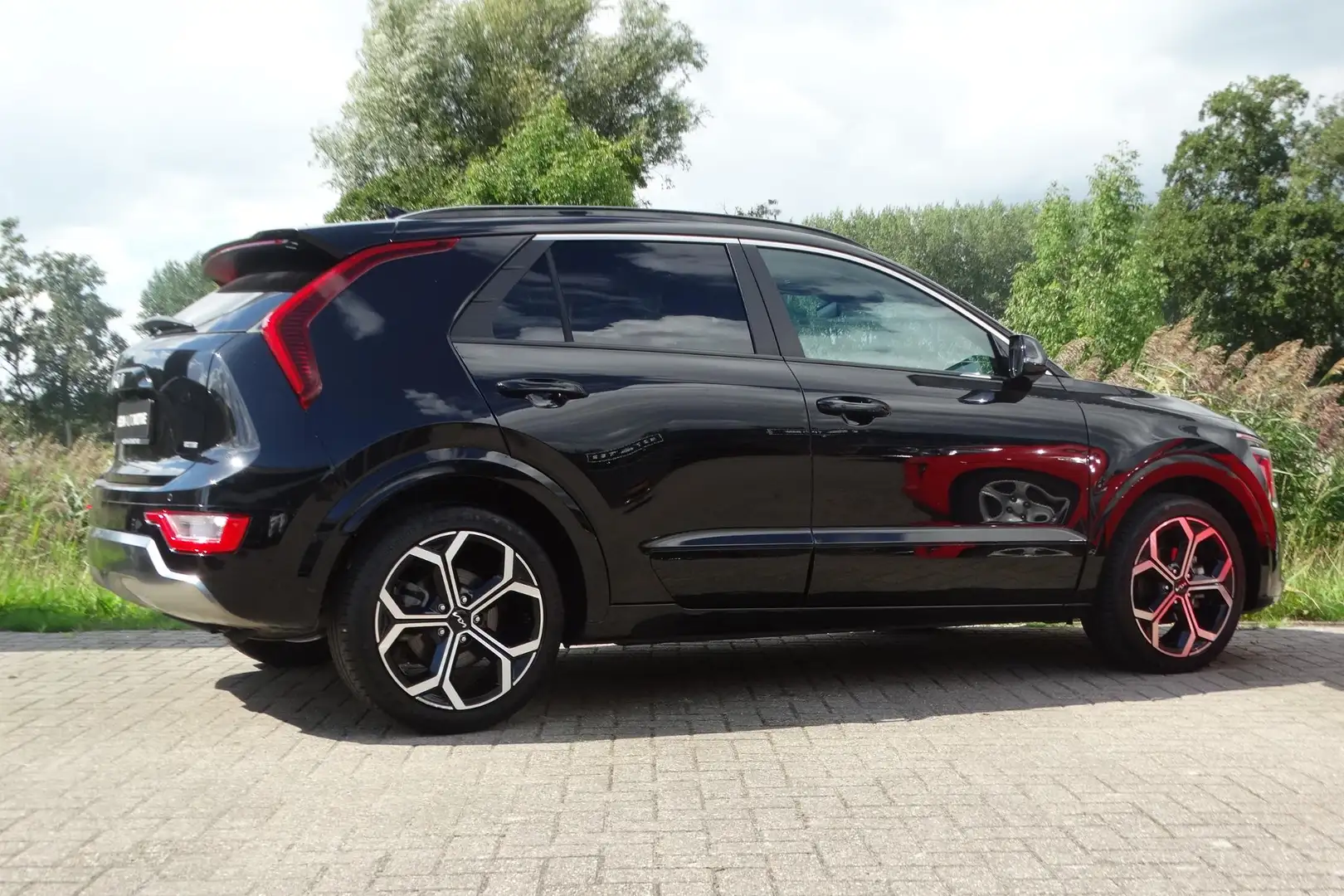 Kia Niro 1.6 GDi Hybrid DynamicLine | Navigatie | Camera | Schwarz - 2