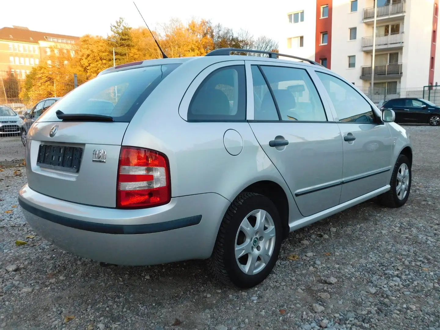Skoda Fabia Combi Extra 1.4 16V Benzin/Gas Silber - 2