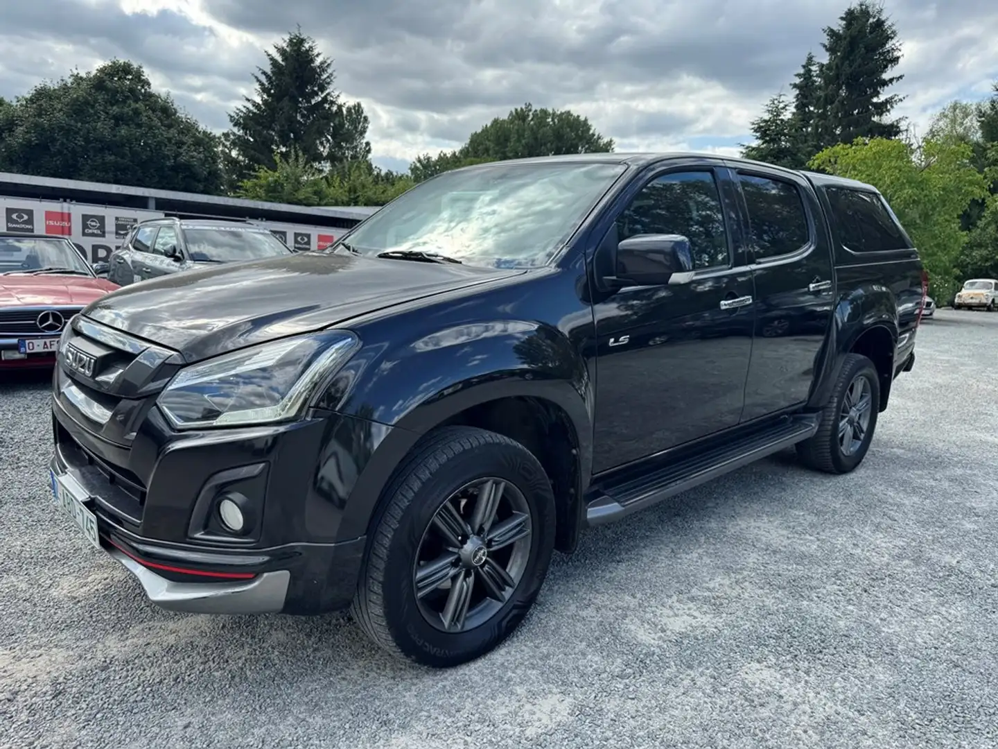 Isuzu D-Max DC Life Hardtop Alpha E-type 4X4 AUT Noir - 1