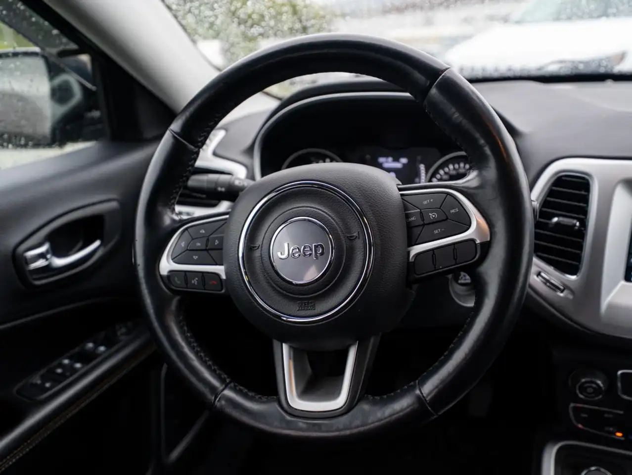 Jeep Compass photo Jeep Compass