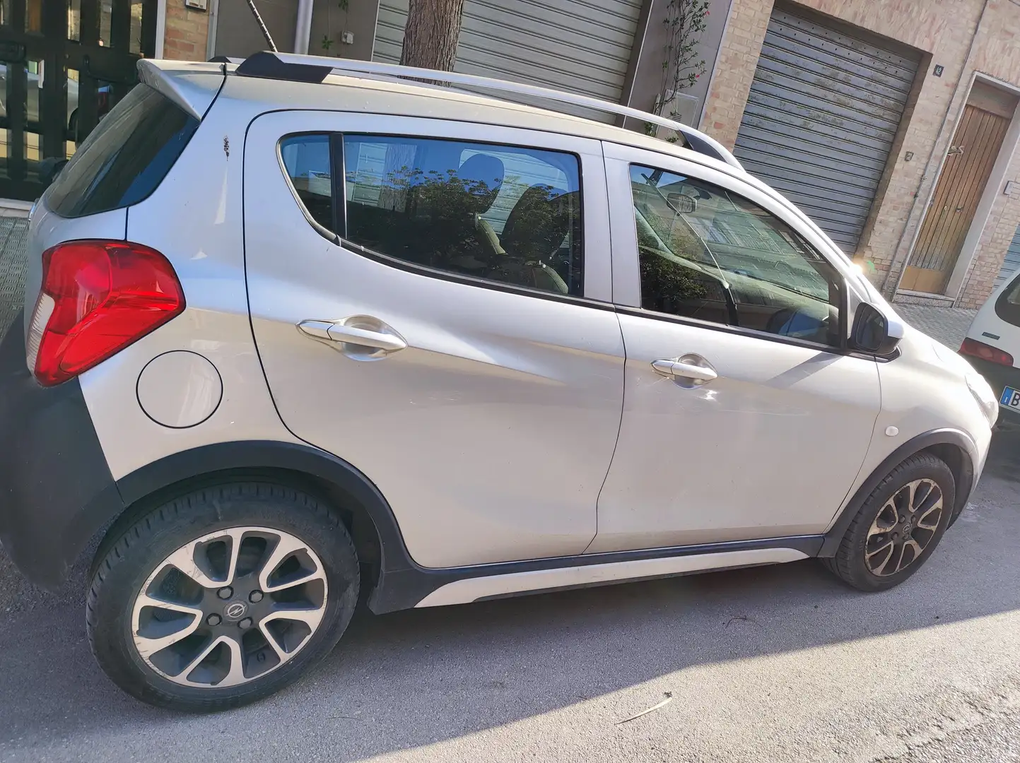 Opel Karl Karl1.0 Rocks 73cv my19 Gris - 2