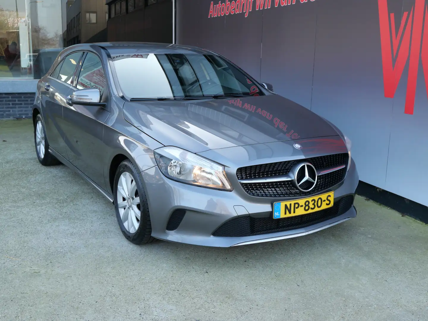 Mercedes-Benz A 180 AMBITION | GROOT NAVI | CAMERA | CRUISE | ALL-SEAS Gris - 2
