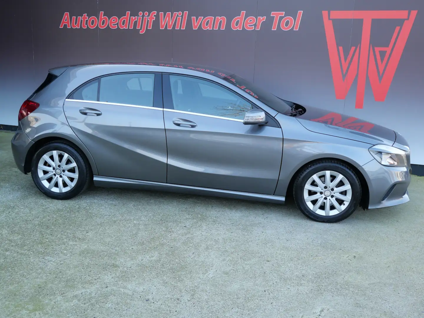 Mercedes-Benz A 180 AMBITION | GROOT NAVI | CAMERA | CRUISE | ALL-SEAS Gris - 1