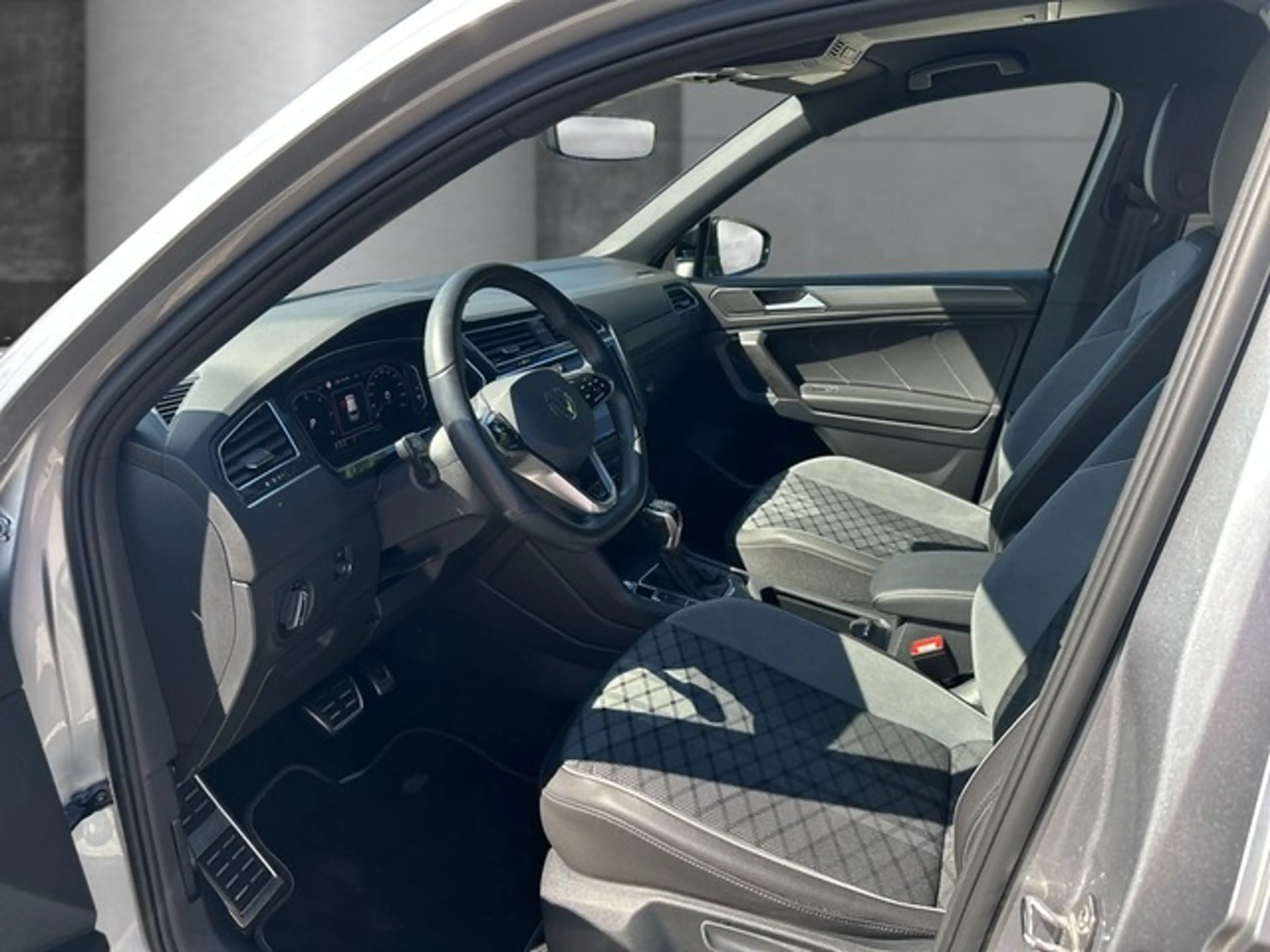 Volkswagen Tiguan Allspace R-Line 2.0 TDI DSG 4MOTION*AHK — photo 12