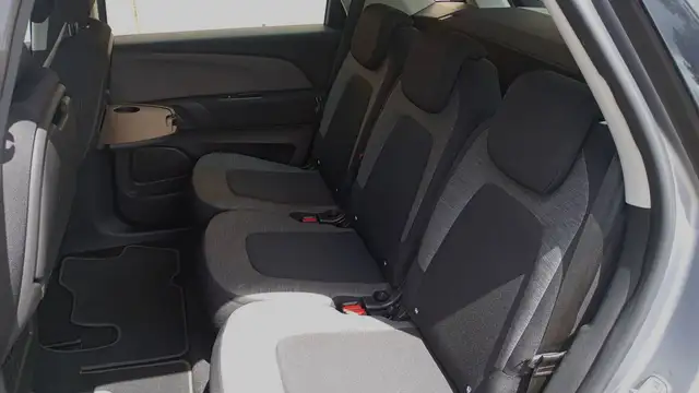 Citroen C4 Picasso view 9